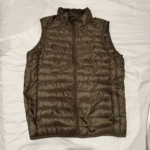 Uniqlo Men's Olive Green Down Vest - Small - Picture 5 of 6